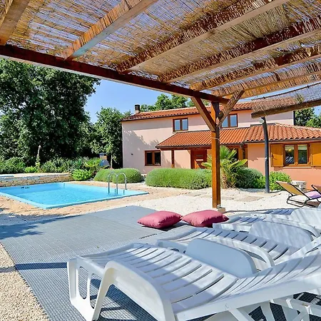 Sleeps 9 With Pool Вилла *